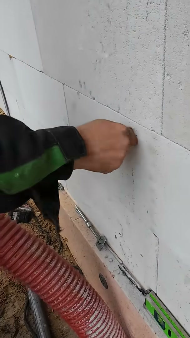 Проход греющего кабеля через стену котельной